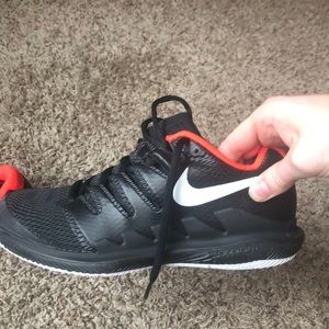 Unisex Size 7.5 Nike Zoom Shoes